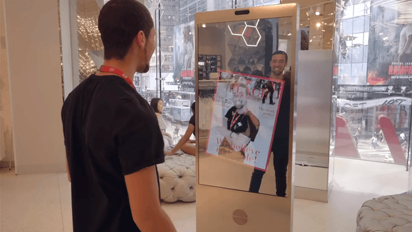 MS Power User: Microsoft creates interactive talking mirror for H&M in New York
